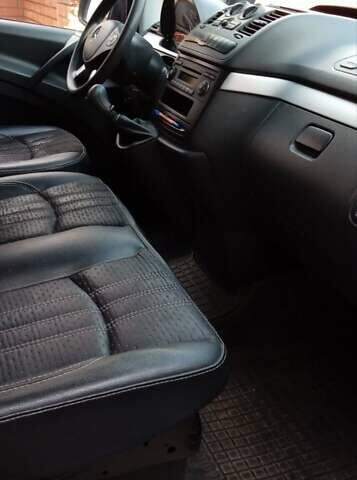 Мерседес Вито 2012 в Одессе на Automoto.ua Белый Мерседес Вито, объемом двигателя 2.14 л и пробегом 220 тыс. км за 12500 $, фото 6 на Automoto.ua