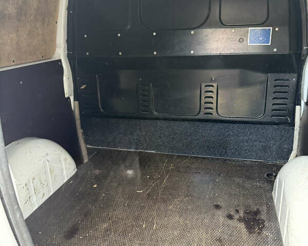 Мерседес Вито 2012 в Тячеве на Automoto.ua Белый Мерседес Вито, объемом двигателя 2.14 л и пробегом 172 тыс. км за 12500 $, фото 10 на Automoto.ua