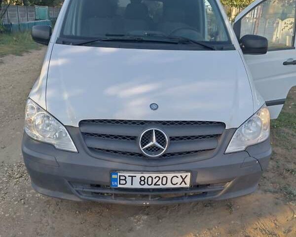 Білий Мерседес Віто, об'ємом двигуна 2.2 л та пробігом 220 тис. км за 12000 $, фото 1 на Automoto.ua