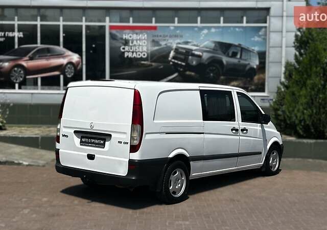 Белый Мерседес Вито, объемом двигателя 2.14 л и пробегом 551 тыс. км за 13662 $, фото 6 на Automoto.ua