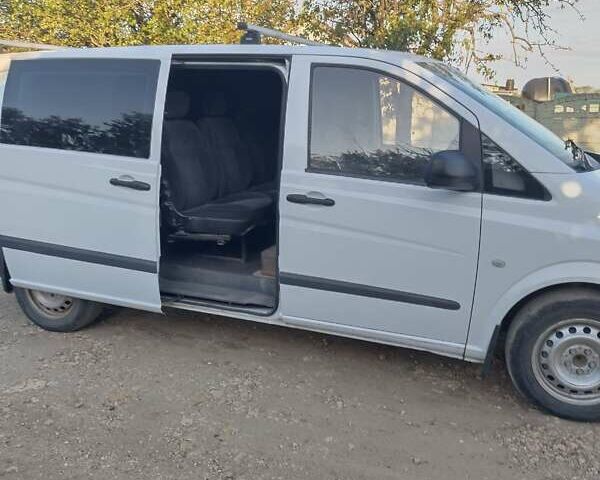 Білий Мерседес Віто, об'ємом двигуна 2.2 л та пробігом 220 тис. км за 12000 $, фото 4 на Automoto.ua