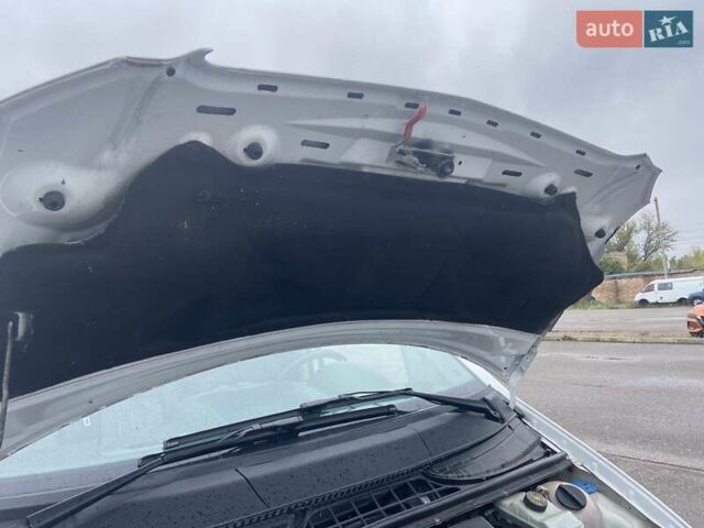 Белый Мерседес Вито, объемом двигателя 2.14 л и пробегом 353 тыс. км за 13700 $, фото 32 на Automoto.ua