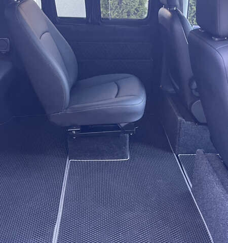 Белый Мерседес Вито, объемом двигателя 2.14 л и пробегом 310 тыс. км за 12500 $, фото 24 на Automoto.ua