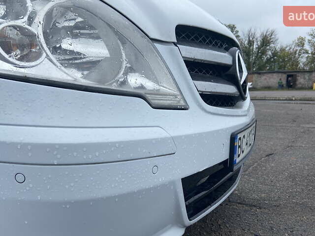 Белый Мерседес Вито, объемом двигателя 2.14 л и пробегом 353 тыс. км за 13700 $, фото 29 на Automoto.ua