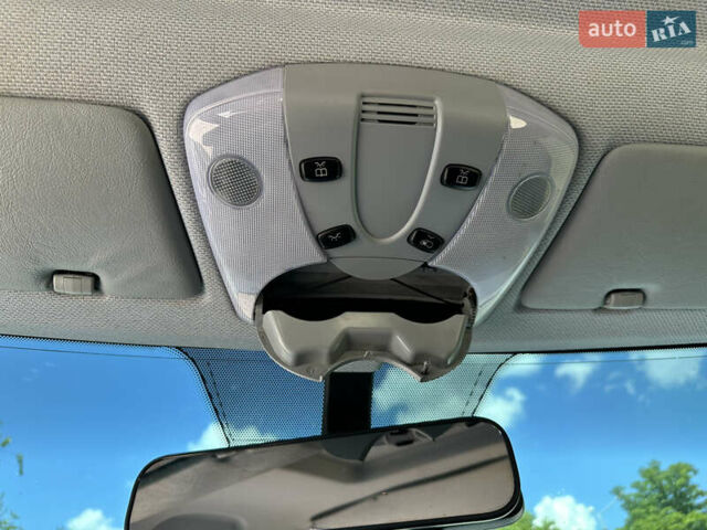 Белый Мерседес Вито, объемом двигателя 2.2 л и пробегом 216 тыс. км за 16800 $, фото 41 на Automoto.ua