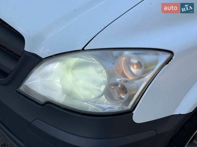 Білий Мерседес Віто, об'ємом двигуна 2.2 л та пробігом 449 тис. км за 10999 $, фото 15 на Automoto.ua