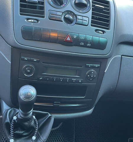 Белый Мерседес Вито, объемом двигателя 2.14 л и пробегом 310 тыс. км за 12500 $, фото 16 на Automoto.ua