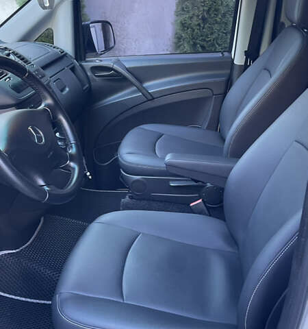 Белый Мерседес Вито, объемом двигателя 2.14 л и пробегом 310 тыс. км за 12500 $, фото 14 на Automoto.ua