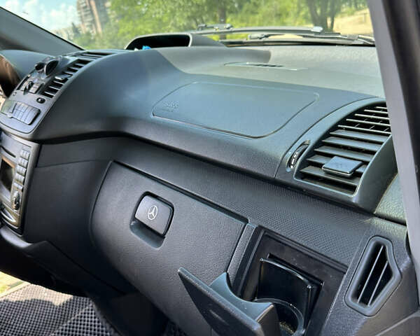 Белый Мерседес Вито, объемом двигателя 2.2 л и пробегом 216 тыс. км за 16800 $, фото 49 на Automoto.ua