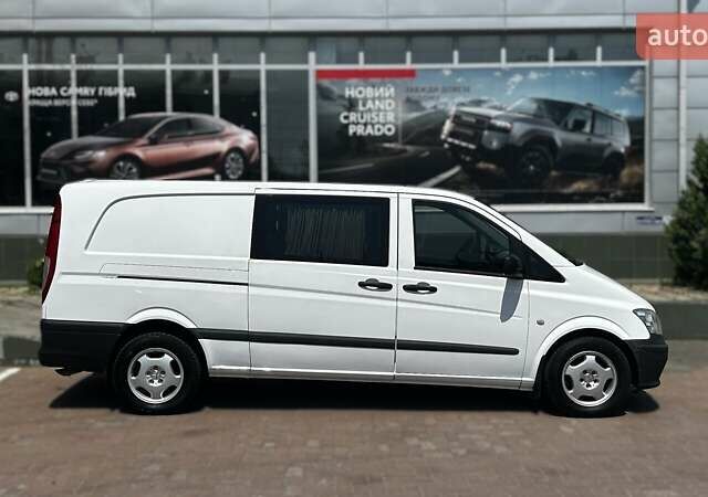 Белый Мерседес Вито, объемом двигателя 2.14 л и пробегом 551 тыс. км за 13662 $, фото 3 на Automoto.ua