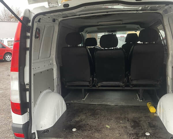 Белый Мерседес Вито, объемом двигателя 2.14 л и пробегом 305 тыс. км за 12700 $, фото 16 на Automoto.ua