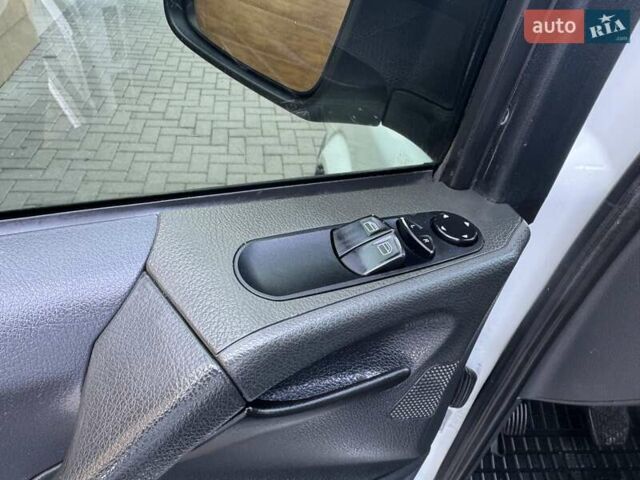 Мерседес Вито 2013 в Виноградове на Automoto.ua Белый Мерседес Вито, объемом двигателя 2.14 л и пробегом 296 тыс. км за 10700 $, фото 27 на Automoto.ua