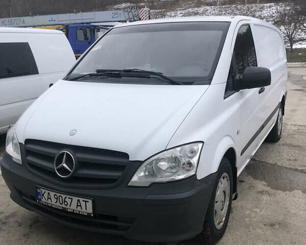 Мерседес Вито 2013 в Киеве на Automoto.ua Белый Мерседес Вито, объемом двигателя 2.14 л и пробегом 298 тыс. км за 9000 $, фото 1 на Automoto.ua