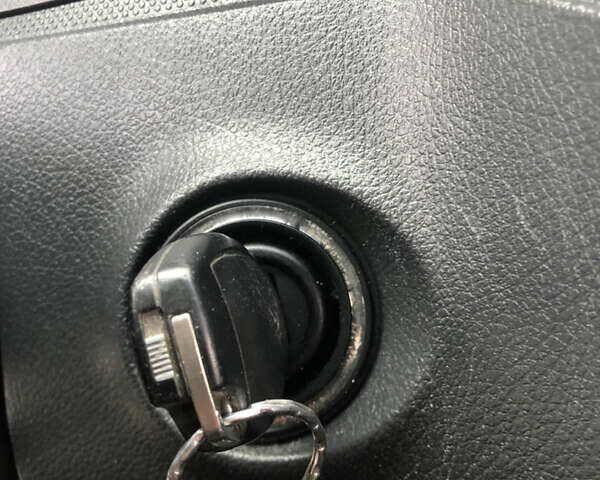 Білий Мерседес Віто, об'ємом двигуна 2.15 л та пробігом 356 тис. км за 12700 $, фото 20 на Automoto.ua