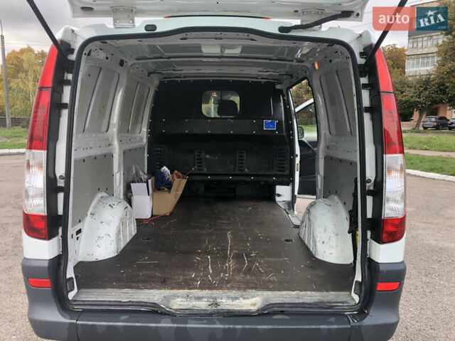 Білий Мерседес Віто, об'ємом двигуна 2.15 л та пробігом 356 тис. км за 12700 $, фото 22 на Automoto.ua