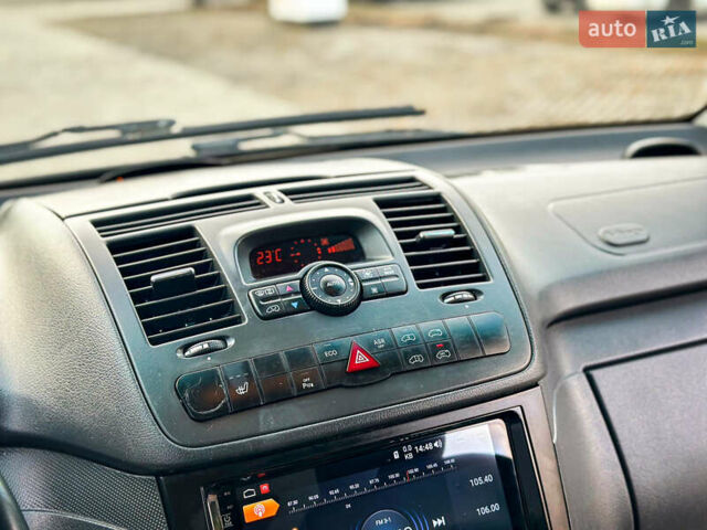 Белый Мерседес Вито, объемом двигателя 2.2 л и пробегом 252 тыс. км за 13999 $, фото 14 на Automoto.ua