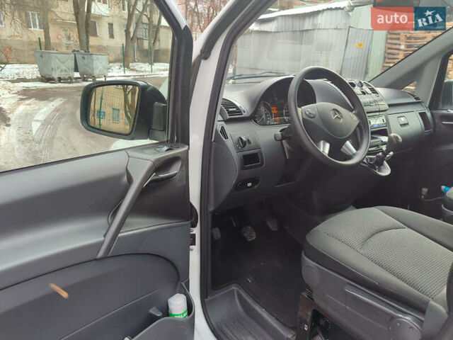 Белый Мерседес Вито, объемом двигателя 2.15 л и пробегом 197 тыс. км за 17200 $, фото 7 на Automoto.ua