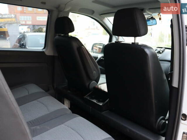 Білий Мерседес Віто, об'ємом двигуна 2.2 л та пробігом 321 тис. км за 17900 $, фото 27 на Automoto.ua