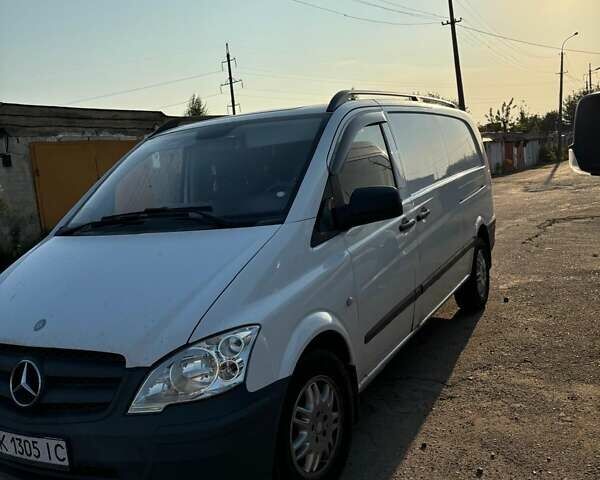 Белый Мерседес Вито, объемом двигателя 2.14 л и пробегом 208 тыс. км за 12000 $, фото 10 на Automoto.ua