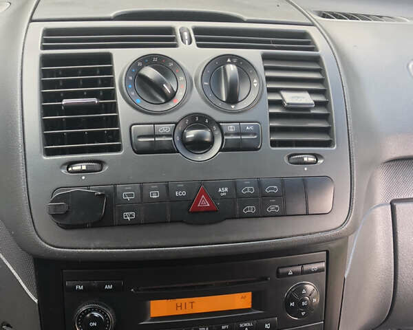 Білий Мерседес Віто, об'ємом двигуна 2.15 л та пробігом 356 тис. км за 12700 $, фото 19 на Automoto.ua