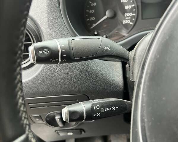 Белый Мерседес Вито, объемом двигателя 1.6 л и пробегом 347 тыс. км за 13200 $, фото 7 на Automoto.ua