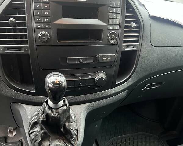 Белый Мерседес Вито, объемом двигателя 1.6 л и пробегом 347 тыс. км за 13200 $, фото 6 на Automoto.ua