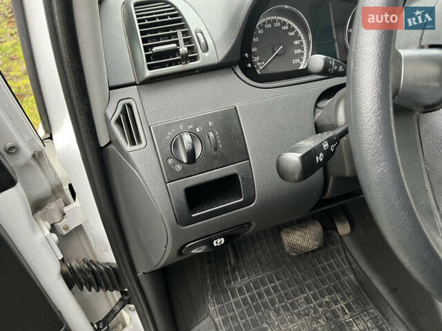 Білий Мерседес Віто, об'ємом двигуна 2.14 л та пробігом 195 тис. км за 14999 $, фото 27 на Automoto.ua