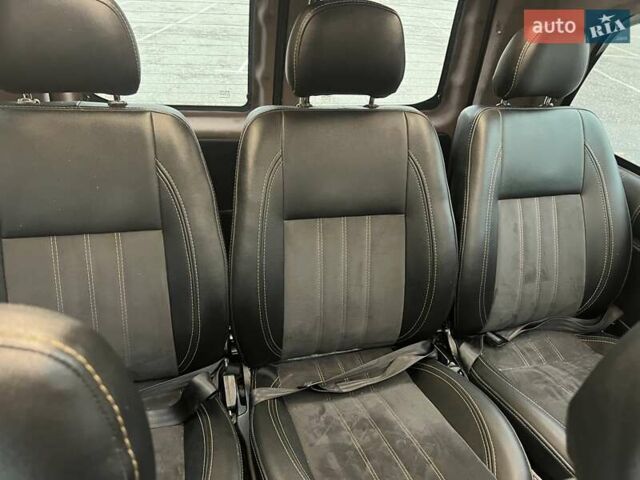 Белый Мерседес Вито, объемом двигателя 1.6 л и пробегом 347 тыс. км за 13200 $, фото 12 на Automoto.ua