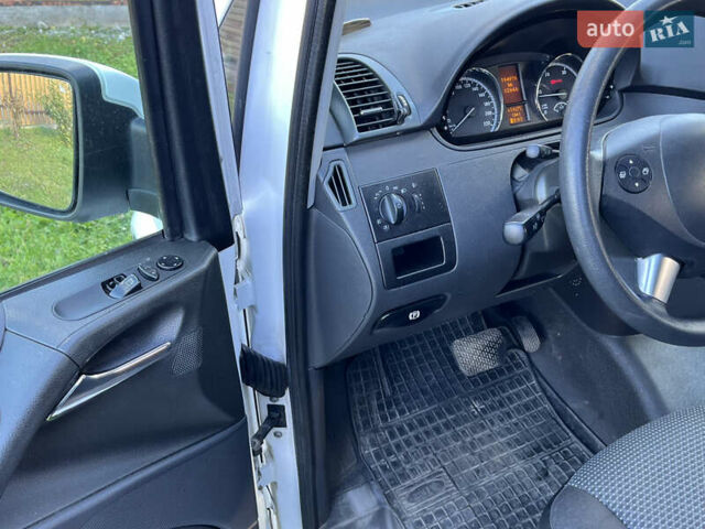 Белый Мерседес Вито, объемом двигателя 2.14 л и пробегом 195 тыс. км за 15999 $, фото 22 на Automoto.ua