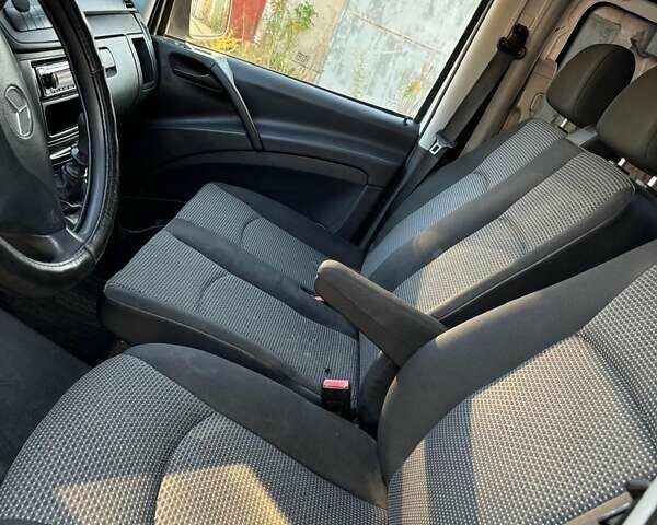 Белый Мерседес Вито, объемом двигателя 2.14 л и пробегом 208 тыс. км за 12000 $, фото 15 на Automoto.ua