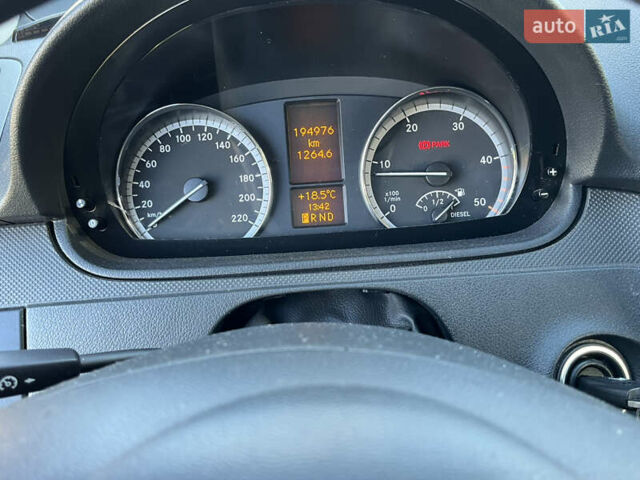 Белый Мерседес Вито, объемом двигателя 2.14 л и пробегом 195 тыс. км за 15999 $, фото 28 на Automoto.ua