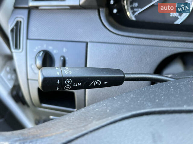 Белый Мерседес Вито, объемом двигателя 2.14 л и пробегом 195 тыс. км за 15999 $, фото 29 на Automoto.ua