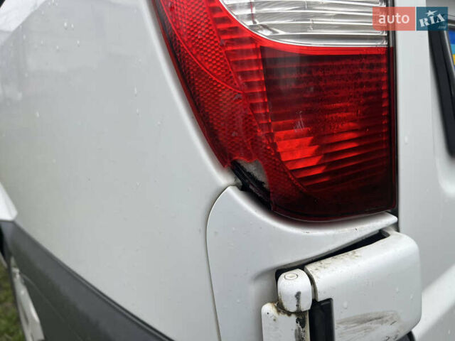 Білий Мерседес Віто, об'ємом двигуна 2.14 л та пробігом 195 тис. км за 14999 $, фото 15 на Automoto.ua