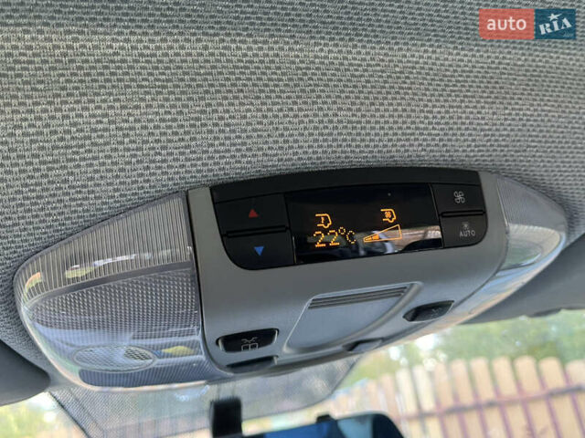 Белый Мерседес Вито, объемом двигателя 2.14 л и пробегом 195 тыс. км за 15999 $, фото 25 на Automoto.ua