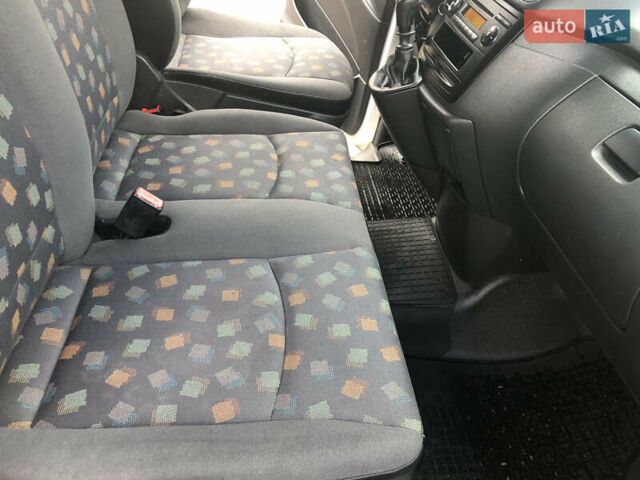 Білий Мерседес Віто, об'ємом двигуна 2.15 л та пробігом 356 тис. км за 12700 $, фото 14 на Automoto.ua