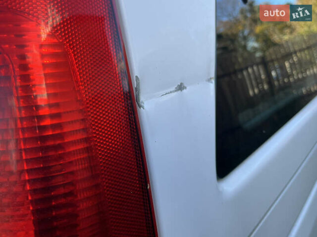 Белый Мерседес Вито, объемом двигателя 2.14 л и пробегом 195 тыс. км за 15999 $, фото 16 на Automoto.ua