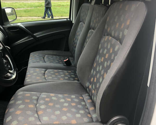 Білий Мерседес Віто, об'ємом двигуна 2.15 л та пробігом 356 тис. км за 12700 $, фото 10 на Automoto.ua