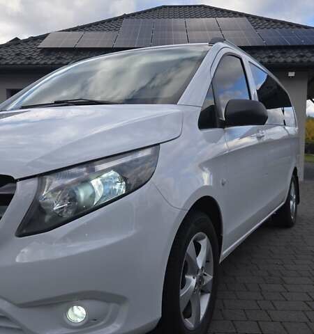 Белый Мерседес Вито, объемом двигателя 2.14 л и пробегом 254 тыс. км за 22204 $, фото 14 на Automoto.ua