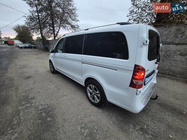 Белый Мерседес Вито, объемом двигателя 2.14 л и пробегом 253 тыс. км за 22999 $, фото 2 на Automoto.ua