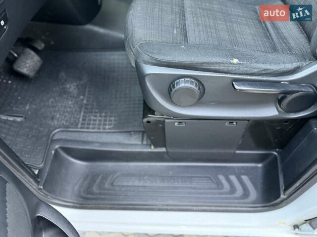 Белый Мерседес Вито, объемом двигателя 2.14 л и пробегом 464 тыс. км за 14990 $, фото 12 на Automoto.ua