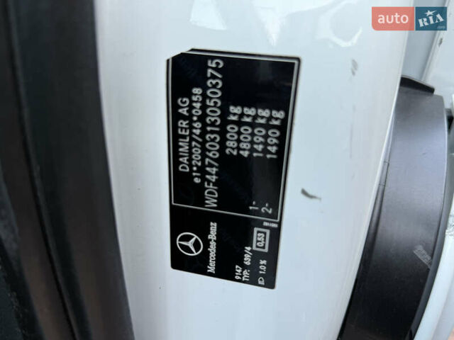 Белый Мерседес Вито, объемом двигателя 2.1 л и пробегом 350 тыс. км за 17777 $, фото 8 на Automoto.ua