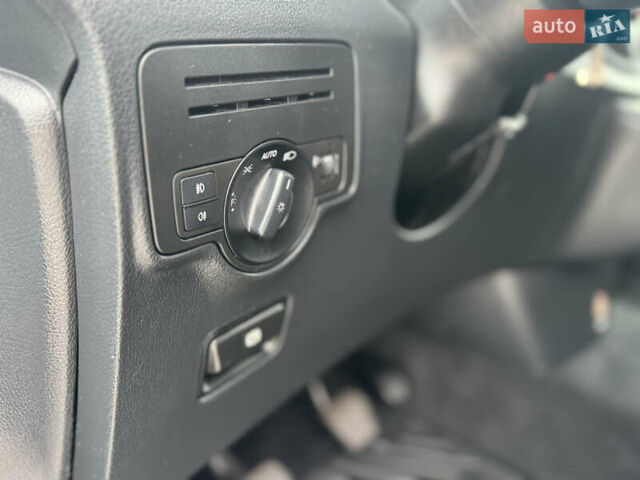 Белый Мерседес Вито, объемом двигателя 1.6 л и пробегом 117 тыс. км за 23500 $, фото 19 на Automoto.ua