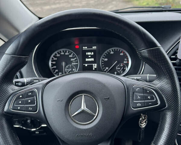 Белый Мерседес Вито, объемом двигателя 2.14 л и пробегом 244 тыс. км за 23000 $, фото 21 на Automoto.ua