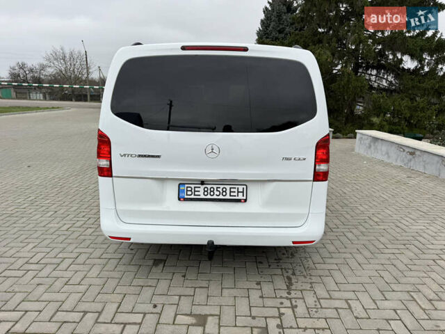 Белый Мерседес Вито, объемом двигателя 2.14 л и пробегом 244 тыс. км за 23000 $, фото 3 на Automoto.ua