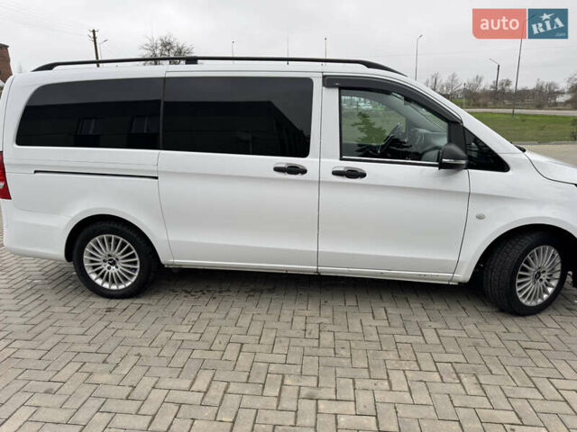 Белый Мерседес Вито, объемом двигателя 2.14 л и пробегом 244 тыс. км за 23000 $, фото 5 на Automoto.ua