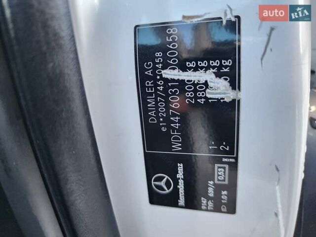 Белый Мерседес Вито, объемом двигателя 2.2 л и пробегом 297 тыс. км за 14300 $, фото 12 на Automoto.ua