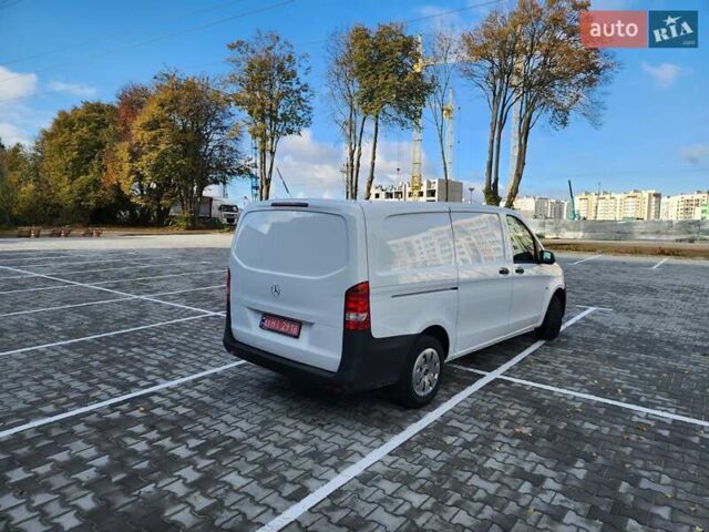 Белый Мерседес Вито, объемом двигателя 2.2 л и пробегом 297 тыс. км за 14300 $, фото 7 на Automoto.ua