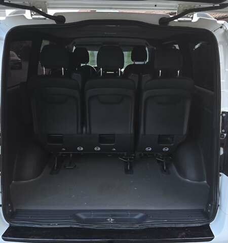 Белый Мерседес Вито, объемом двигателя 2.14 л и пробегом 254 тыс. км за 22204 $, фото 27 на Automoto.ua