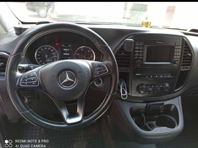 Білий Мерседес Віто, об'ємом двигуна 2.2 л та пробігом 227 тис. км за 26999 $, фото 2 на Automoto.ua