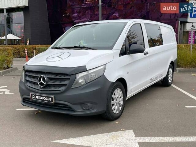Белый Мерседес Вито, объемом двигателя 1.6 л и пробегом 244 тыс. км за 14490 $, фото 3 на Automoto.ua